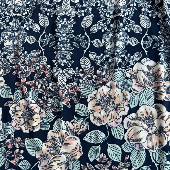 Agenda Blue Floral Open Back Top - Size M - Picture 3 of 4